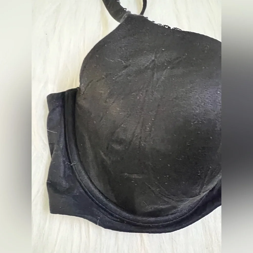 Victoria, secret Black padded bra on SALE ♥️♥️ - Picture 3 of 4